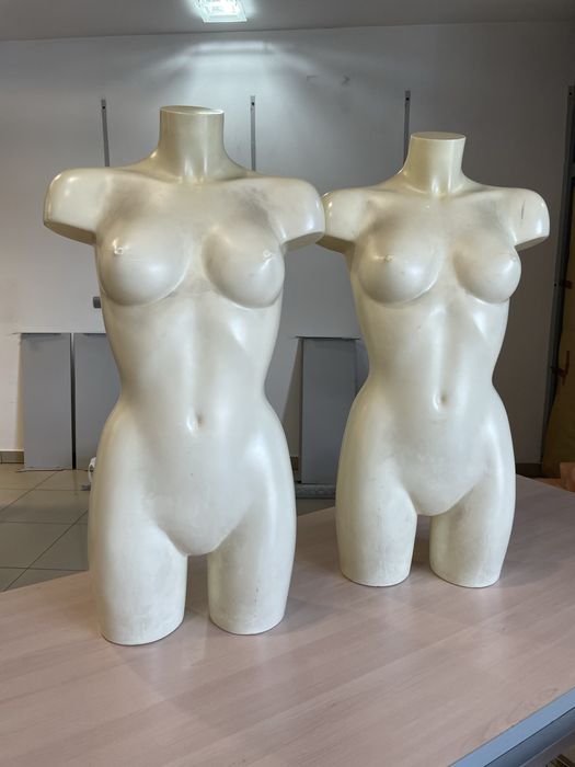 Manekin  z wysokiej jakosci tworzywa , uzywany  , stan idealny