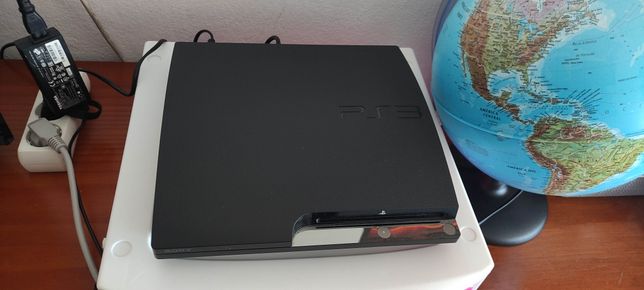 PlayStation 3 desbloqueada com jogos e 3 comandos ps3