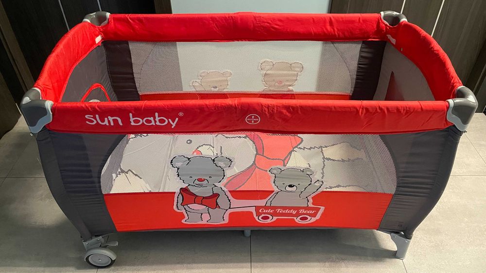 Łóżeczko dziecięce turystyczne składane Sun Baby z akcesoriami