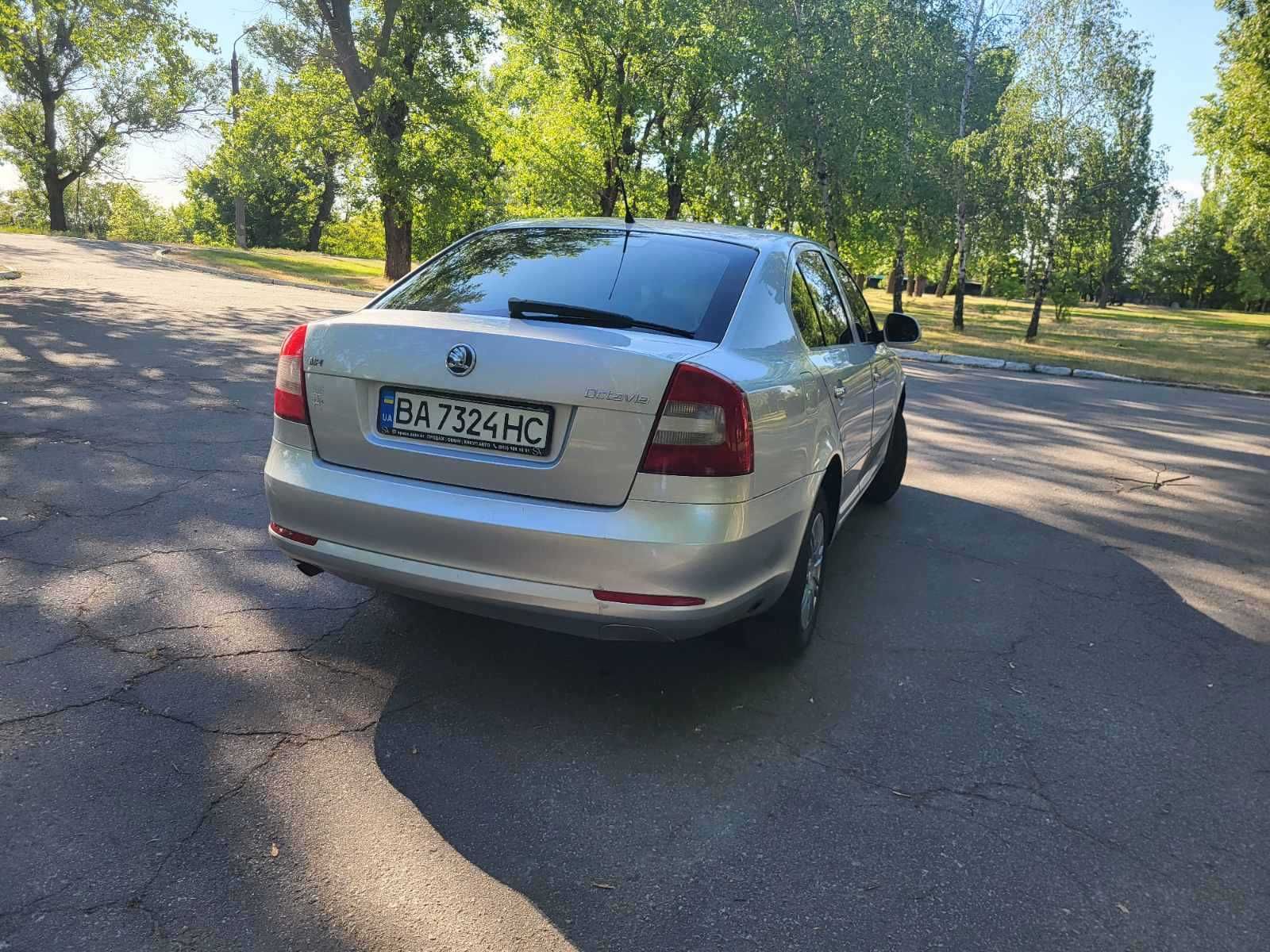 SKODA ОCTAVIA A5 1.6 МРІ ( газ- бензин )