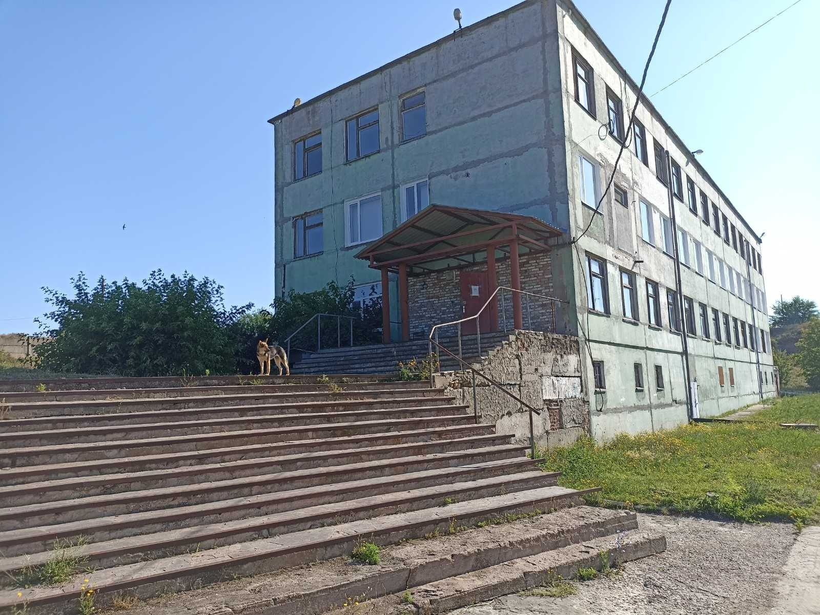 Продам или сдам в аренду админздание 3950м2