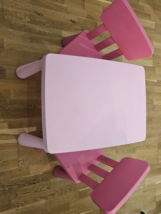 Stolik i krzesła dziecięce IKEA Mammut