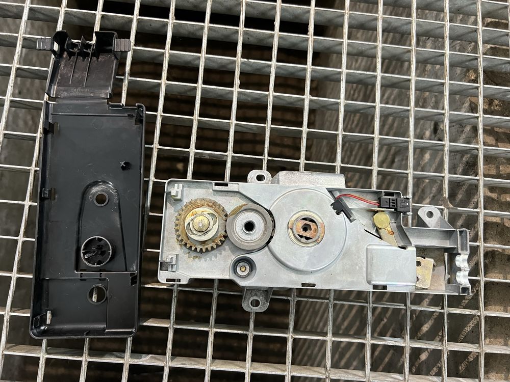 Mechanizm blokada zamek napęd dachu bmw e46 cabrio