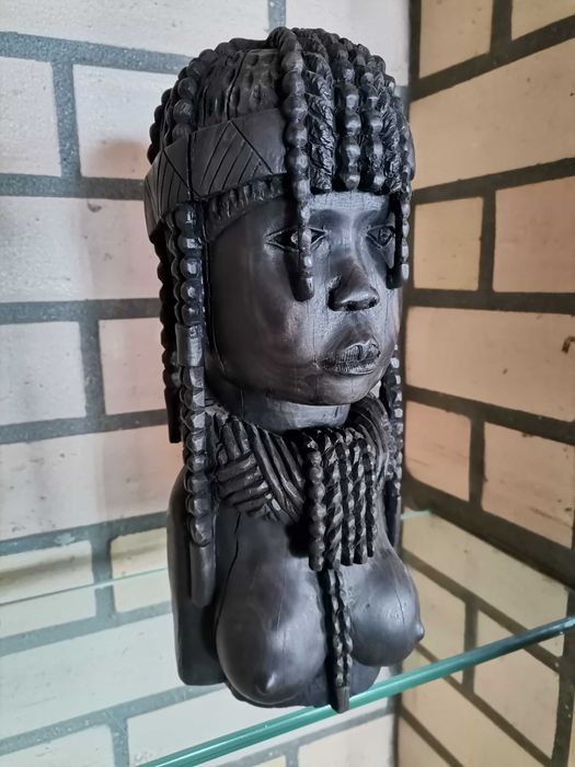 Peça escultura busto senhora africano angolano