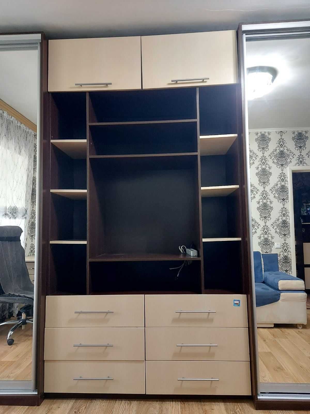 Продам об'єднані 2 квартири (70м²), 2 балкони + гараж