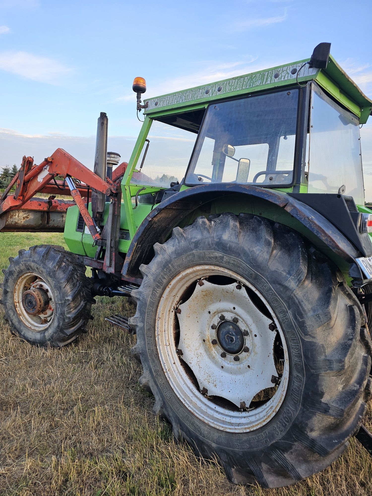 Deutz Fahr DX90 z turem