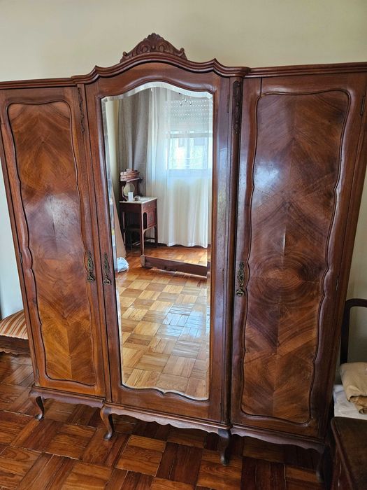 Roupeiro traços antigo