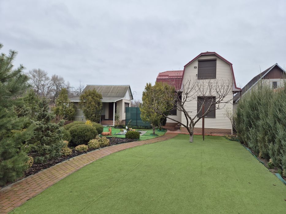 Продаж дача біля води