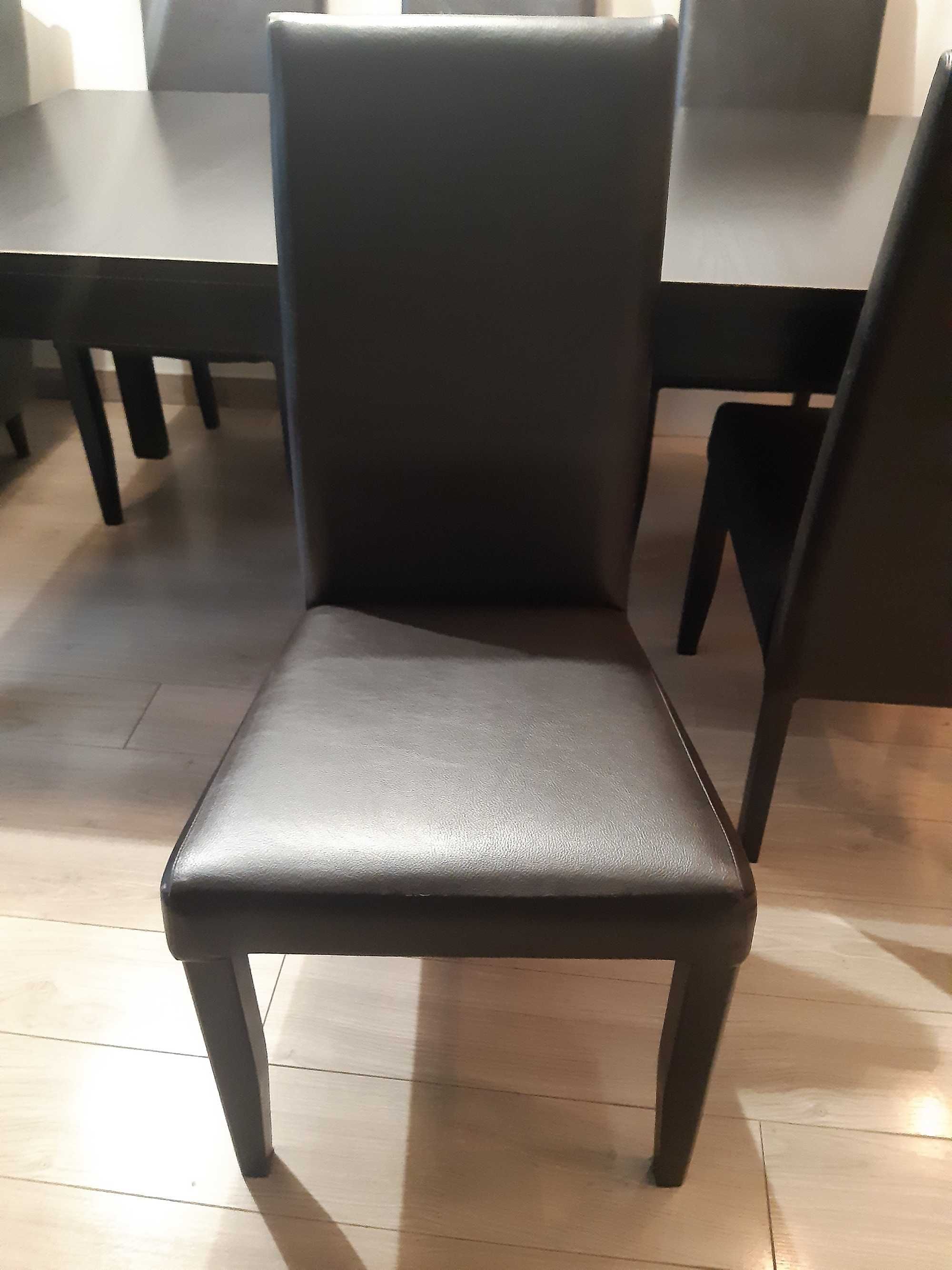 Stół rozkładany z 6 krzesłami