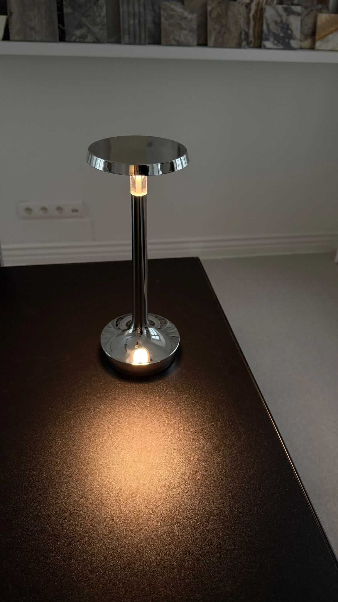 Lampa stołowa FLOSSz funkcją przyciemniania Bon jour