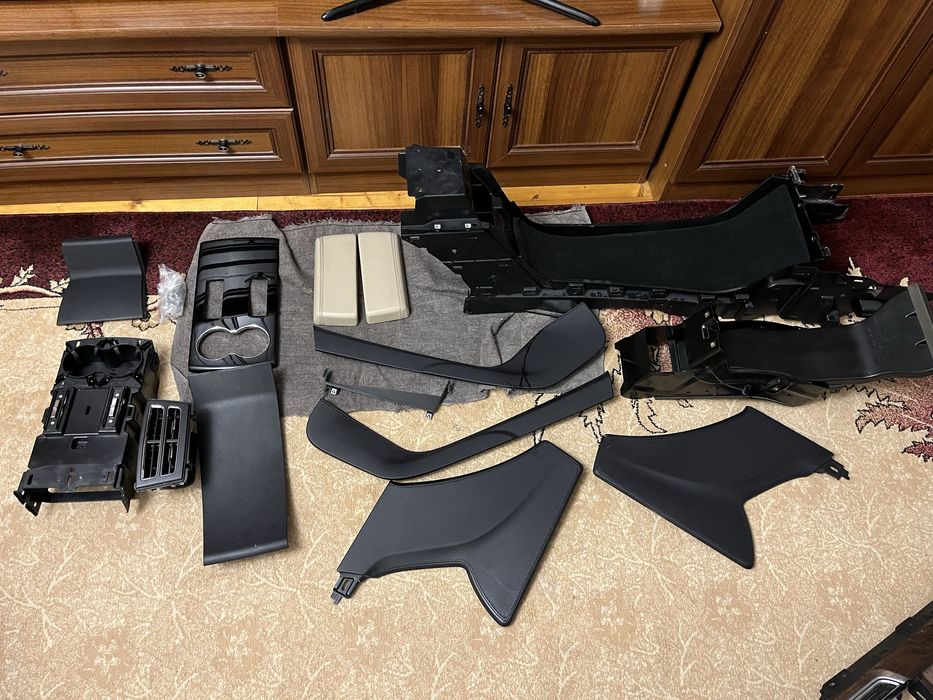 Tesla model S 2012-2016 Центральна консоль та дефлектори