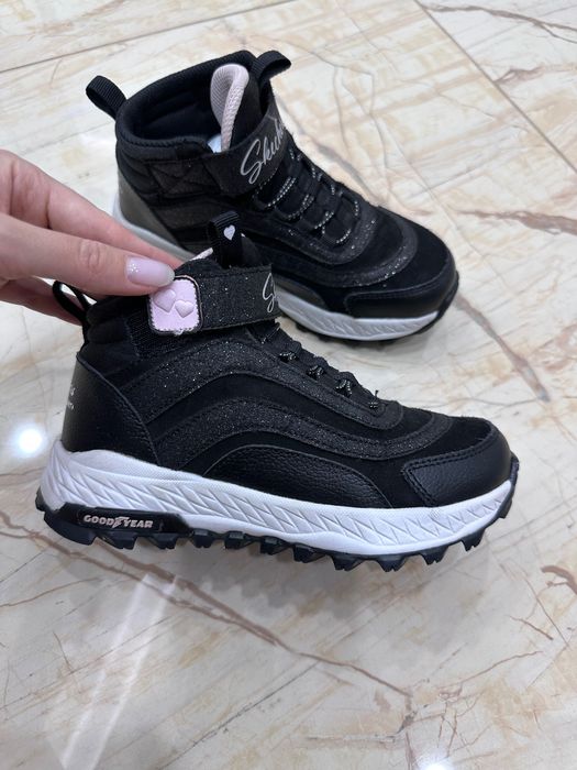 Черевики для дівчинки Skechers
