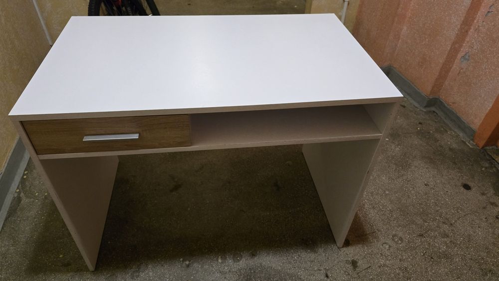 Biurko BRW 100x60 cm w stanie dobrym