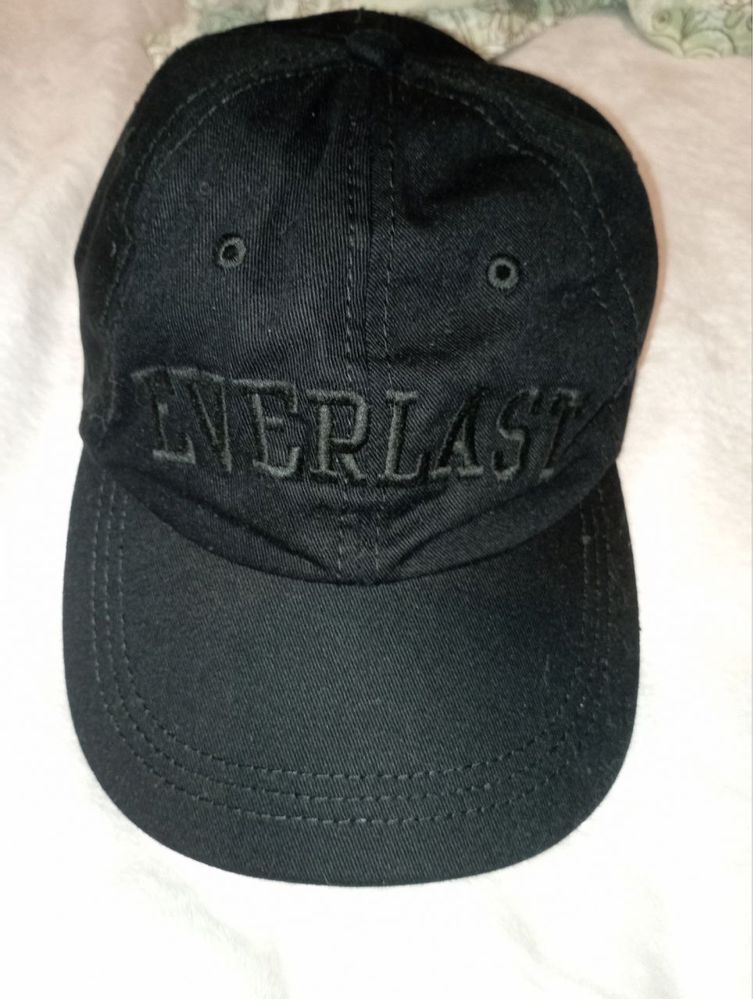 Продам кепку Everlast