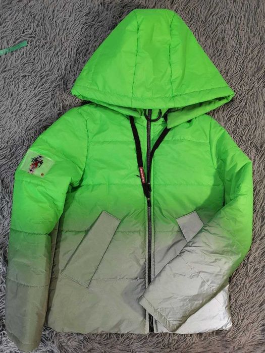 Зимняя куртка на девочку