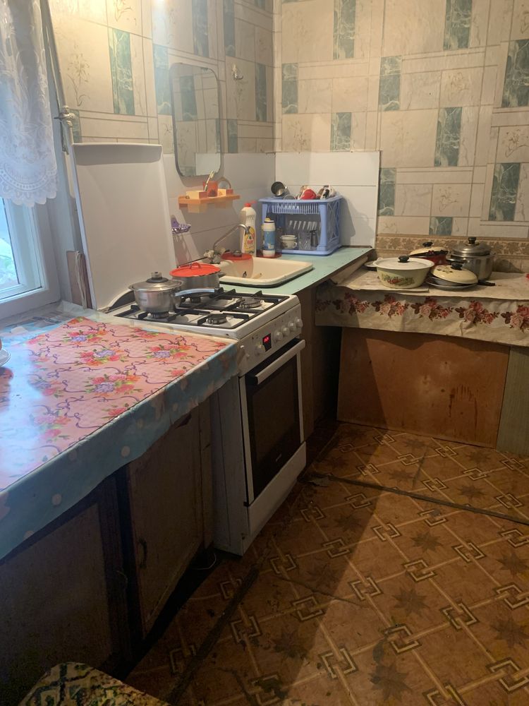Будинок продаж з гаражем по вулиці Севанська