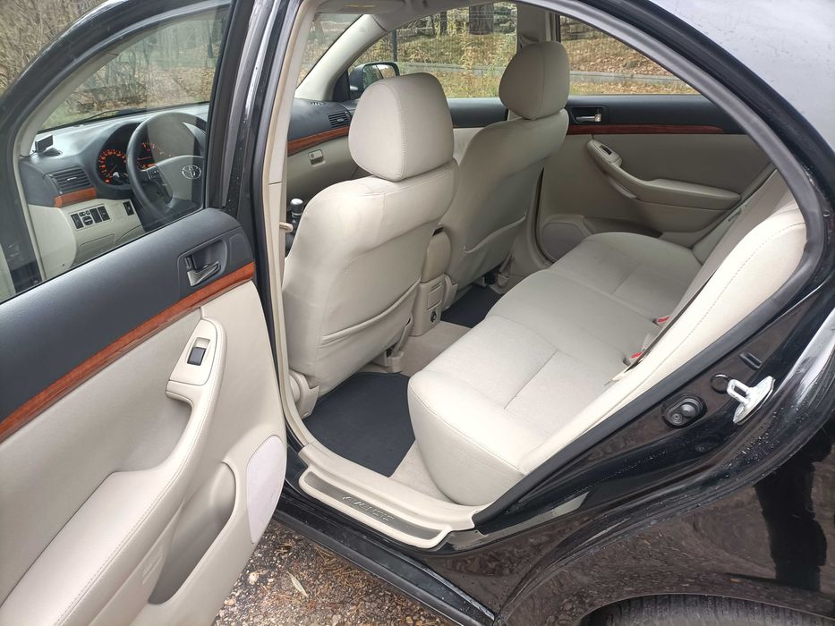 Toyota Avensis 2.2 D