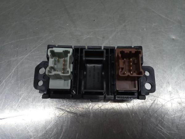 Comando / botão / interruptor multifunções RENAULT Alaskan