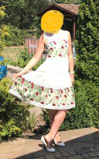 Шифонова сукня з вишивкою в украінському стилі
