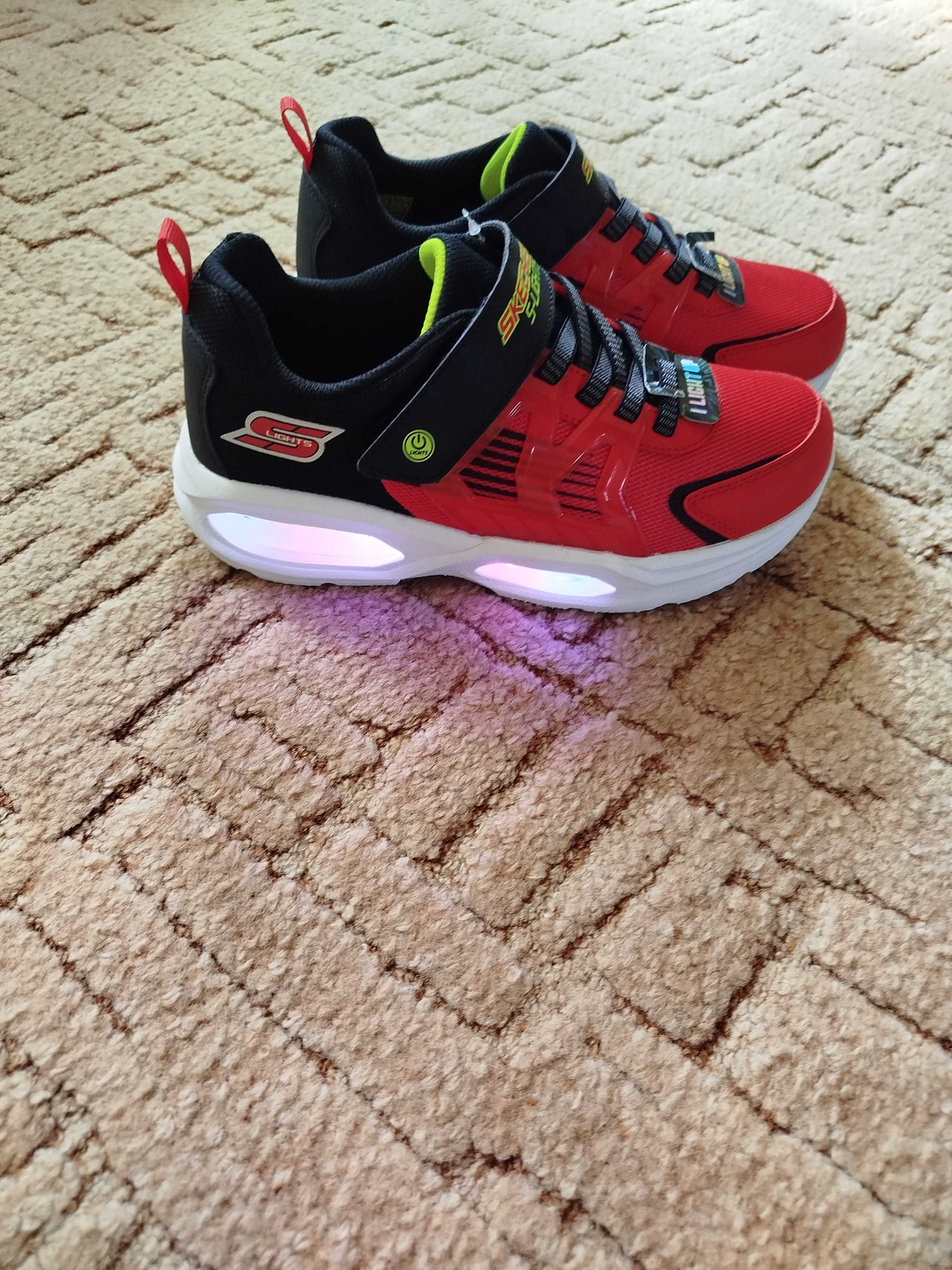 Продам нові кросівки Skechers оригінал