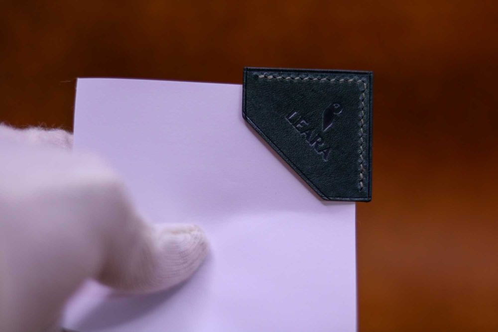 Marcador de páginas Em Couro Italiano curtido ao vegetal