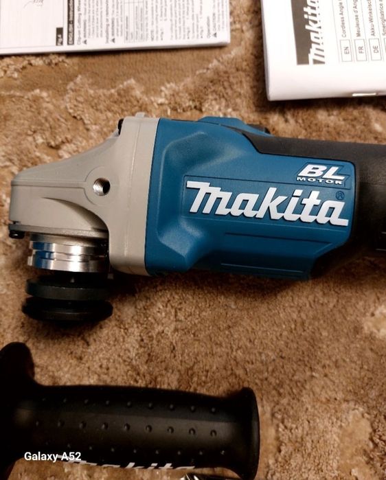 Акумуляторна оригінальна кутова шліфувальна машина.Makita DGA 511