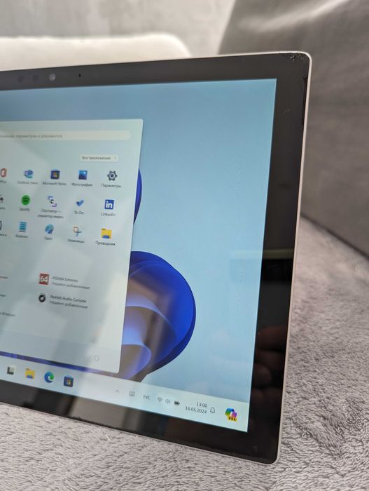 Microsoft Surface Pro 5 i7-7660U 8GB Ram 256 SSD Планшет 2K Экран ПК