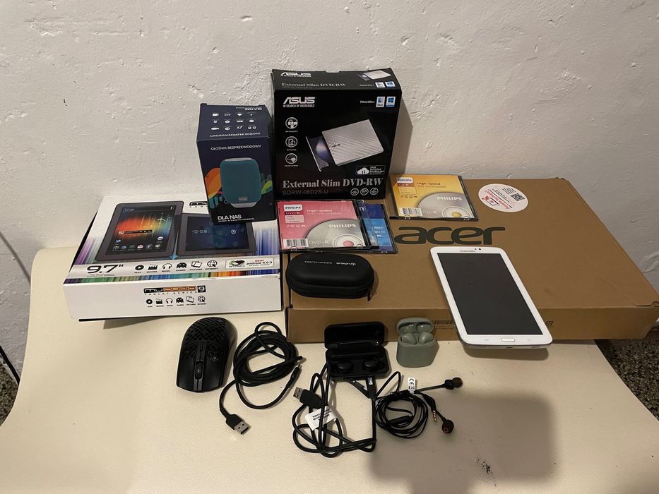 Laptop + Tablety + Dodatki