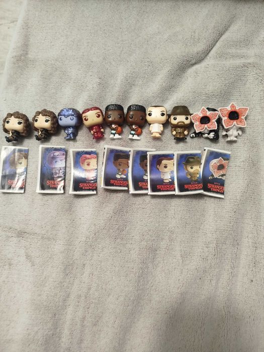 Figurki kinder joy Stranger things