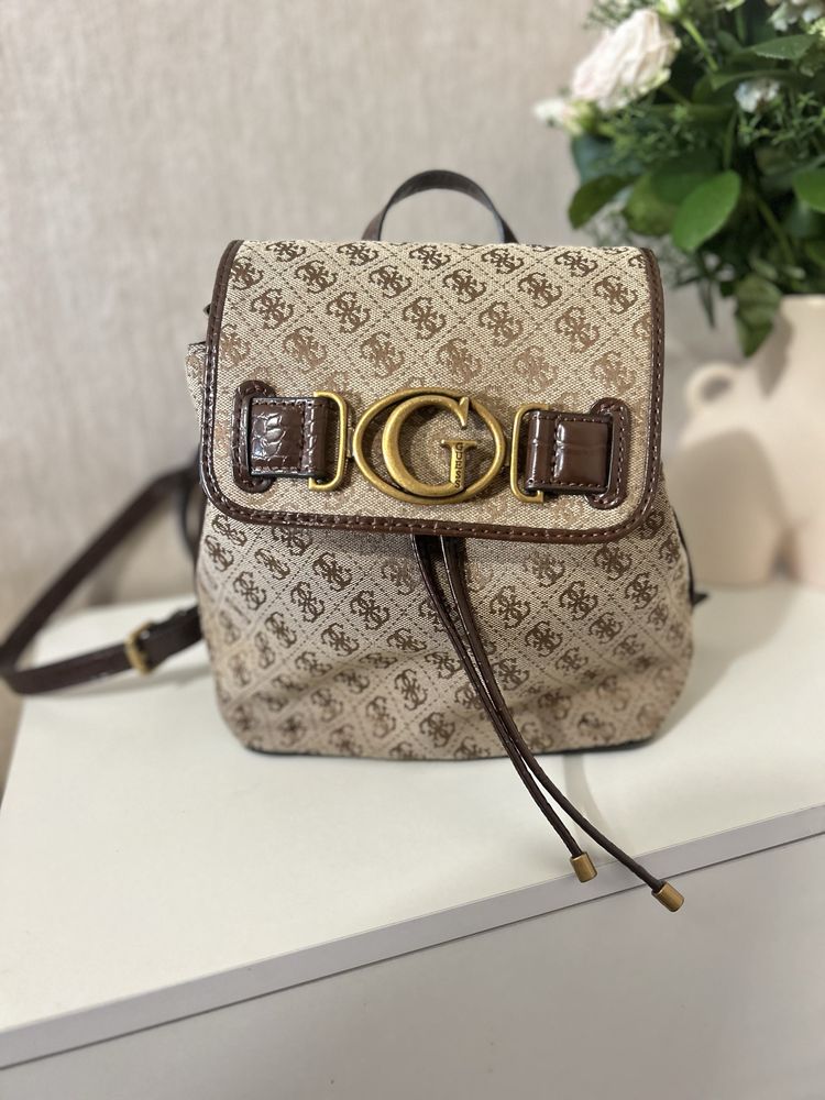 Рюкзак жіночий Guess Aviana Backpack