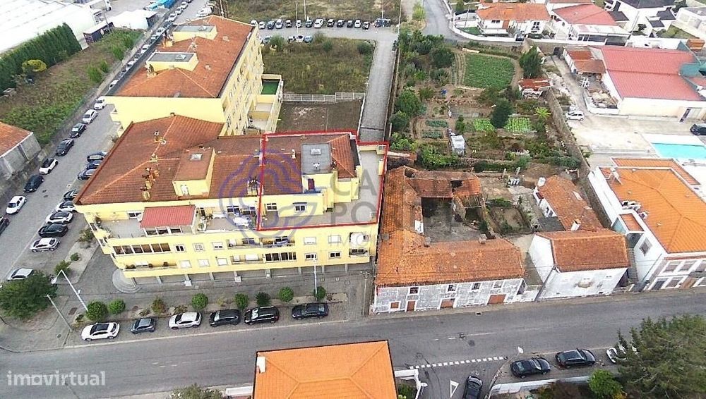 Fantástico apartamento T3, terraço de 115m2, duas garagens individuais