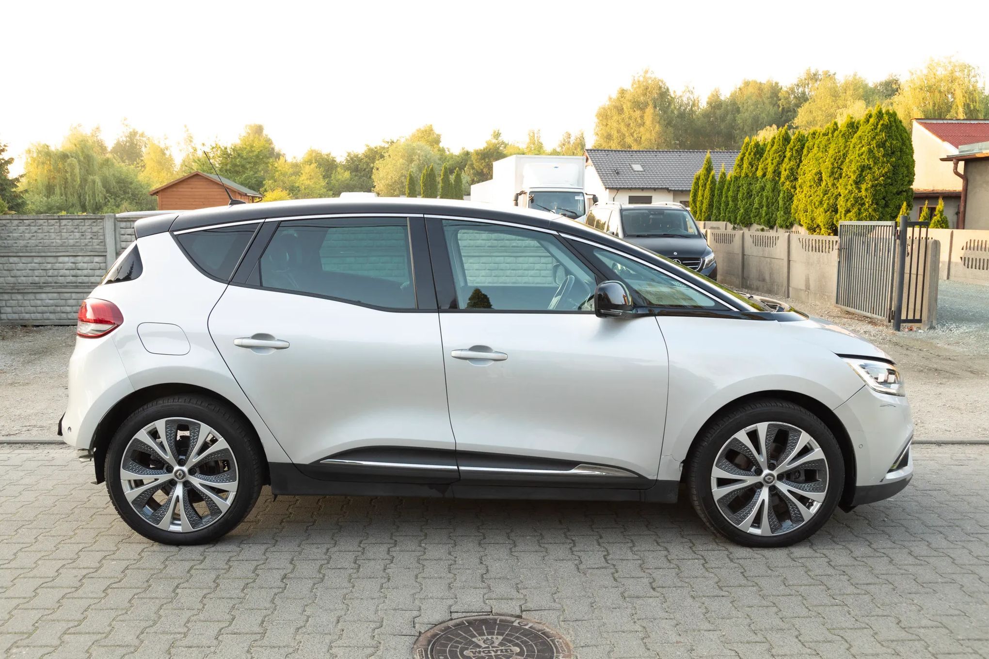 Renault Scenic BOSE 1.6 dCi 130KM navi full LED kamera duży ekran