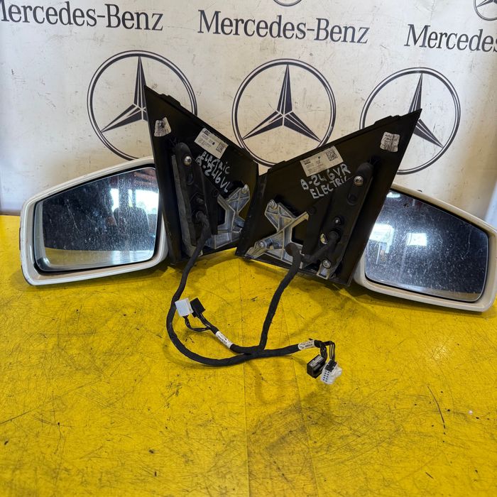 Дзеркало W246 W242