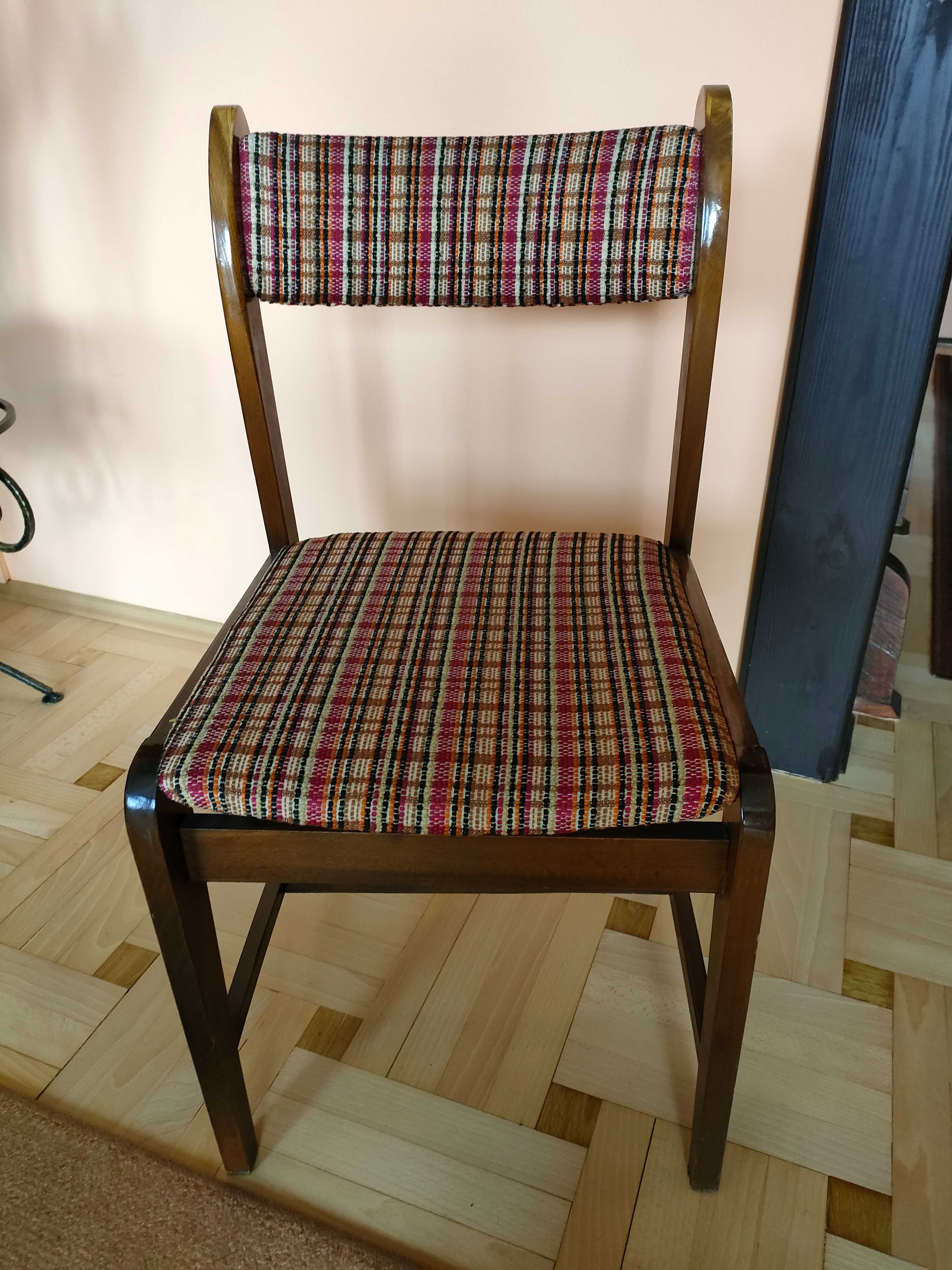 Krzesło  drewniane tapicerowane