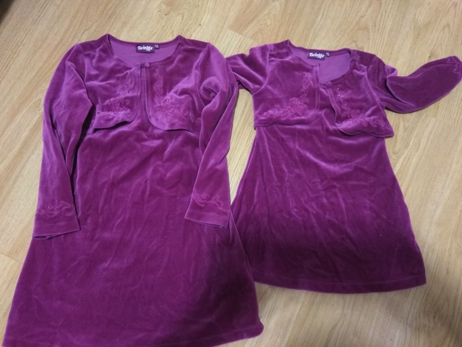 Платья одинаковые