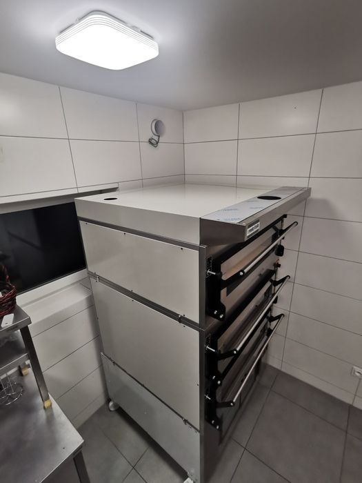 Piec piekarniczy RESTO ITALIA z kamieniem szamotowym 2022 r