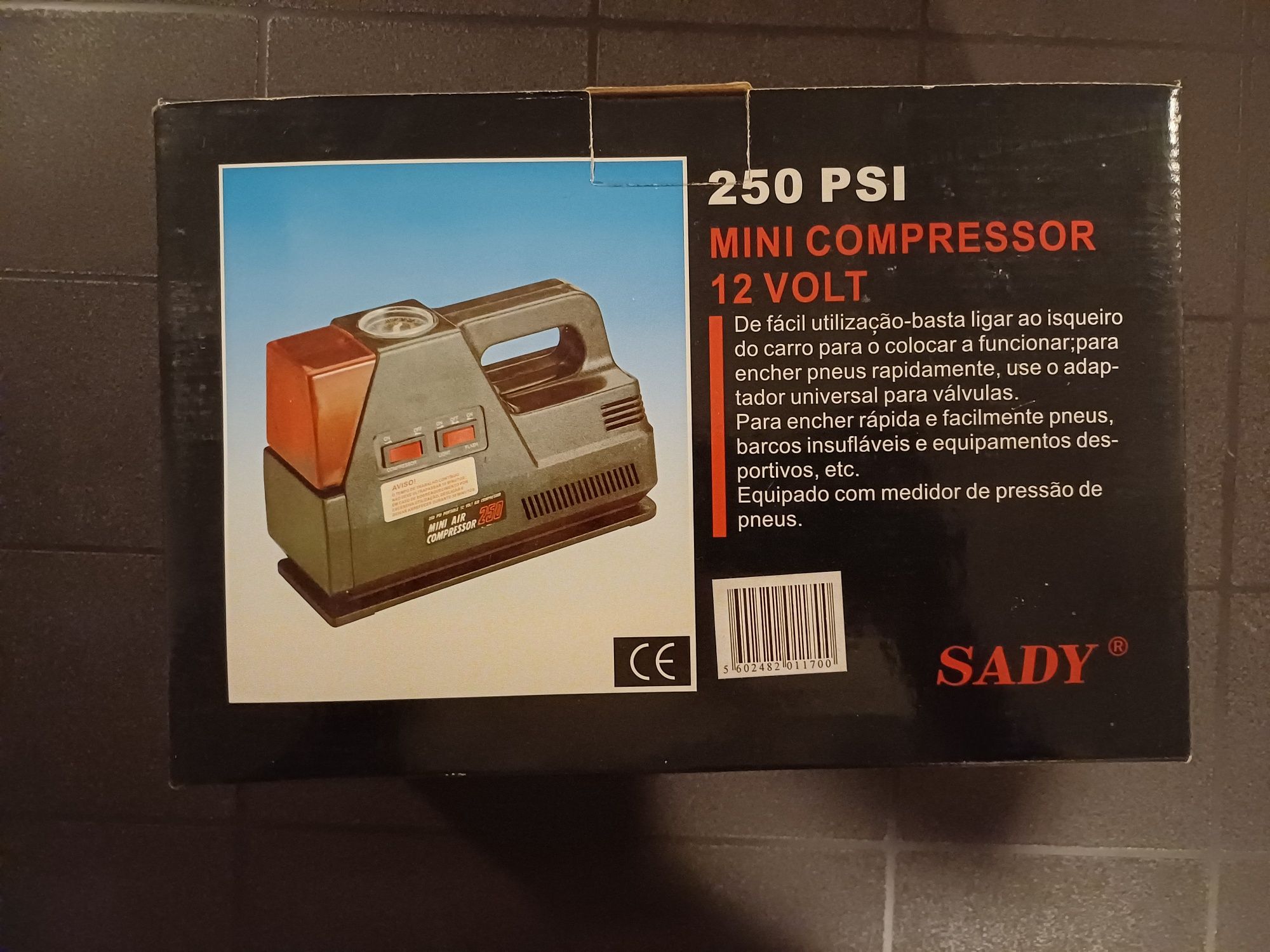 Novo na Caixa - Mini Compressor 250 PSI 12V Sady