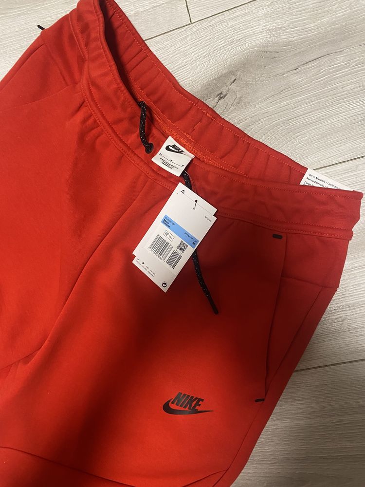Продам штани Nike tech fleece m