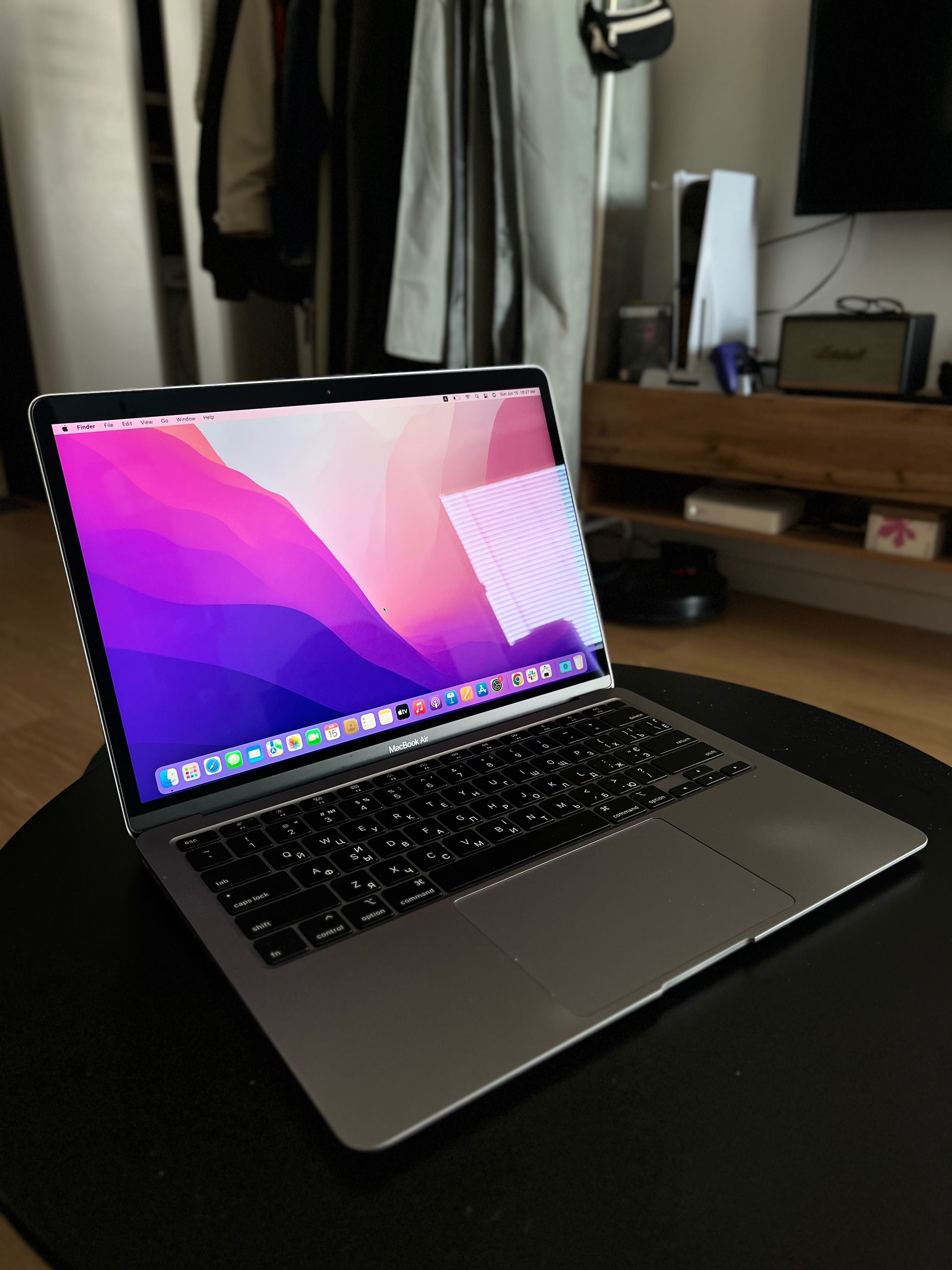 MacBook z procesorem Intel i7 • 16/256 GB • Klawiatura EN/UA/RU