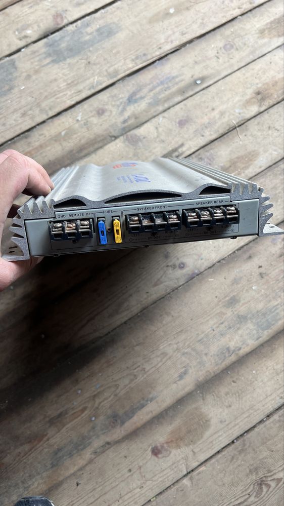 Автомобільний підсилювач 1000w