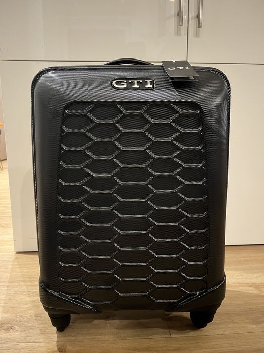 Walizka Volkswagen GTI 33 l nowa, solidna, stylowa, idealna na prezent