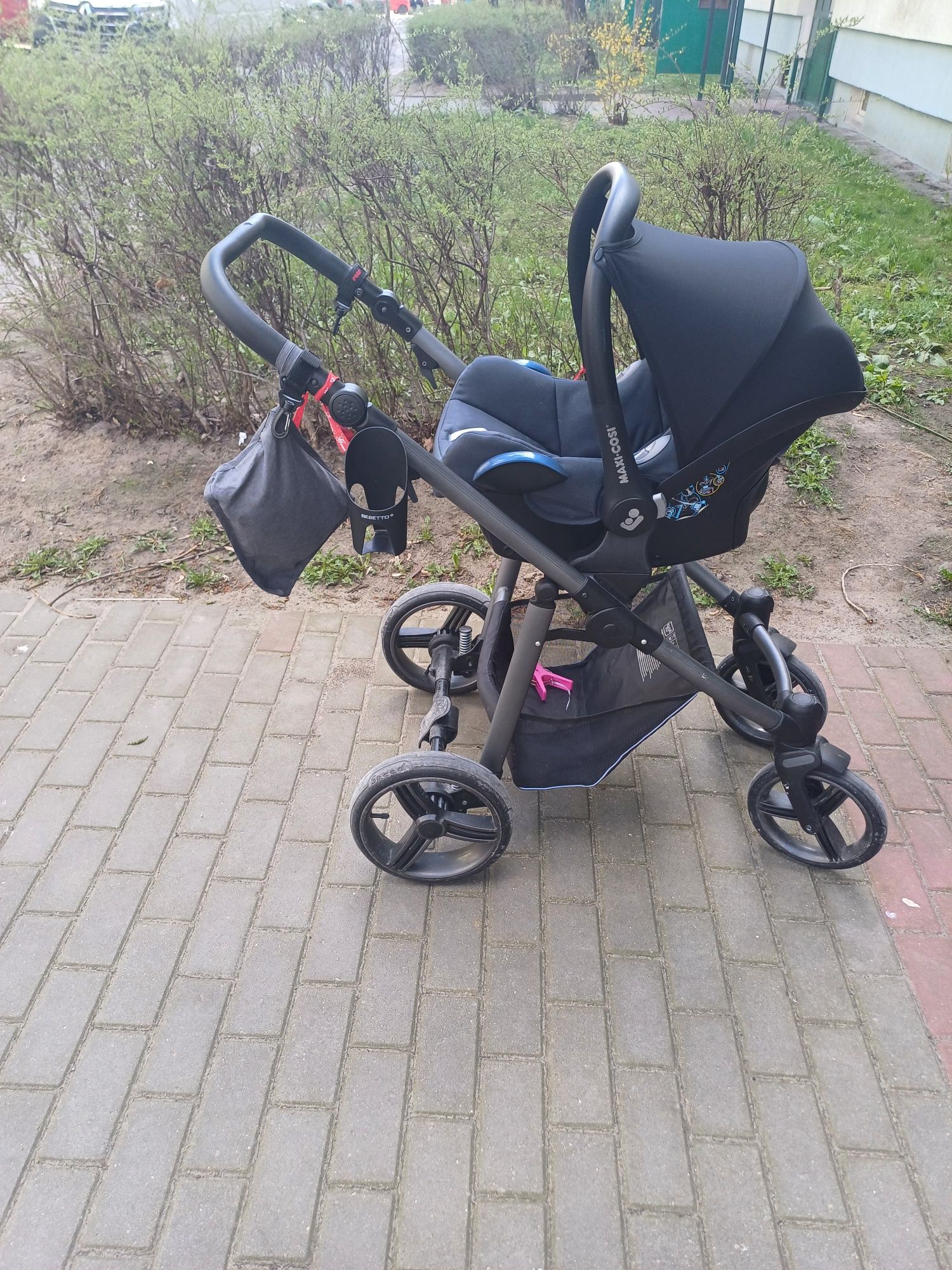 Bebetto voulcano 2w1 + maxi cosi cabriofix