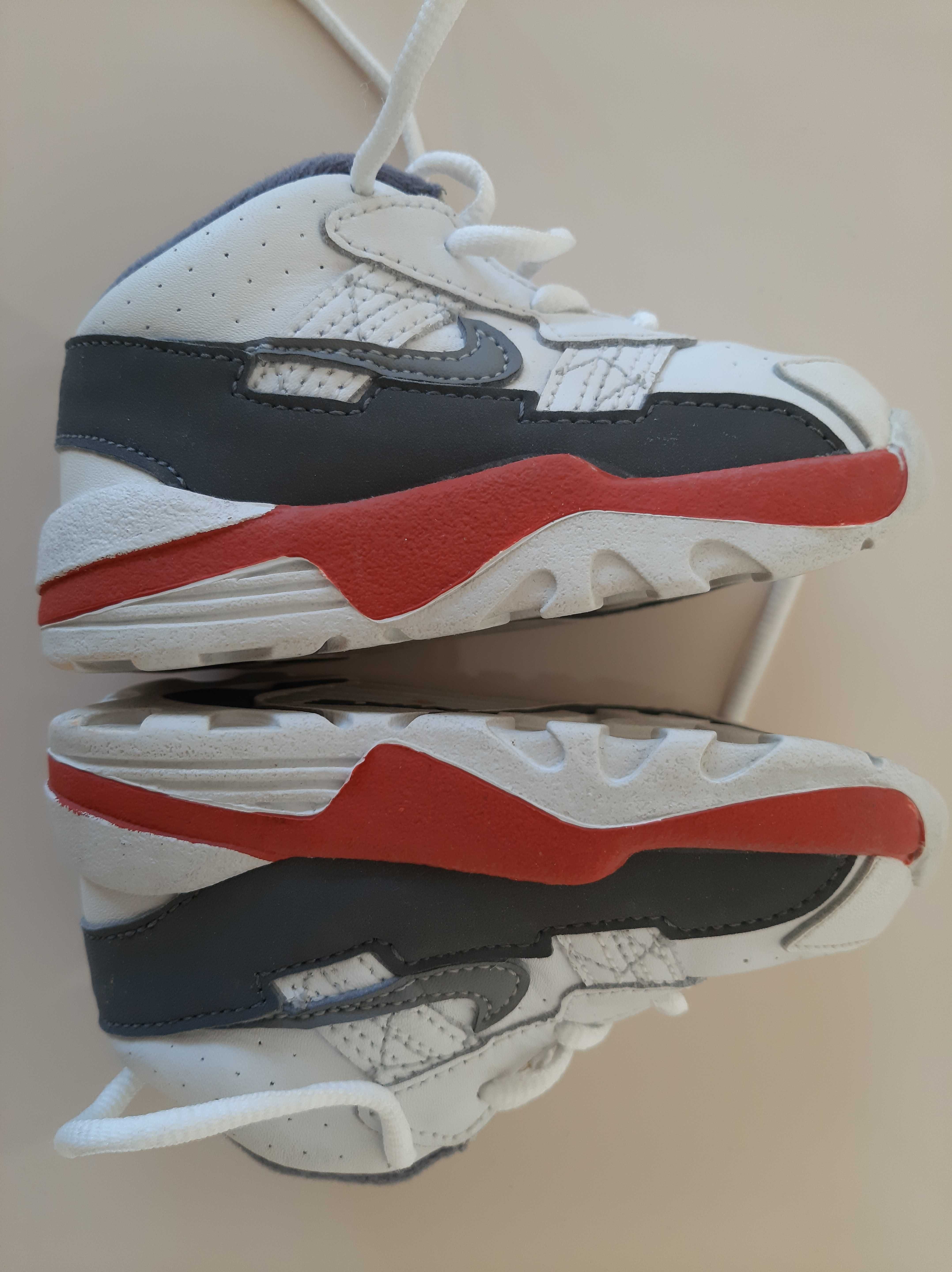 Buciki Nike rozm.21 dł.wkladki 11 cm