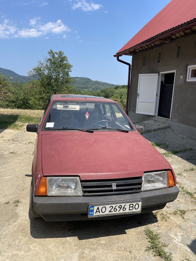 Авто працює добре недимить коробка працює добре сів поіхав