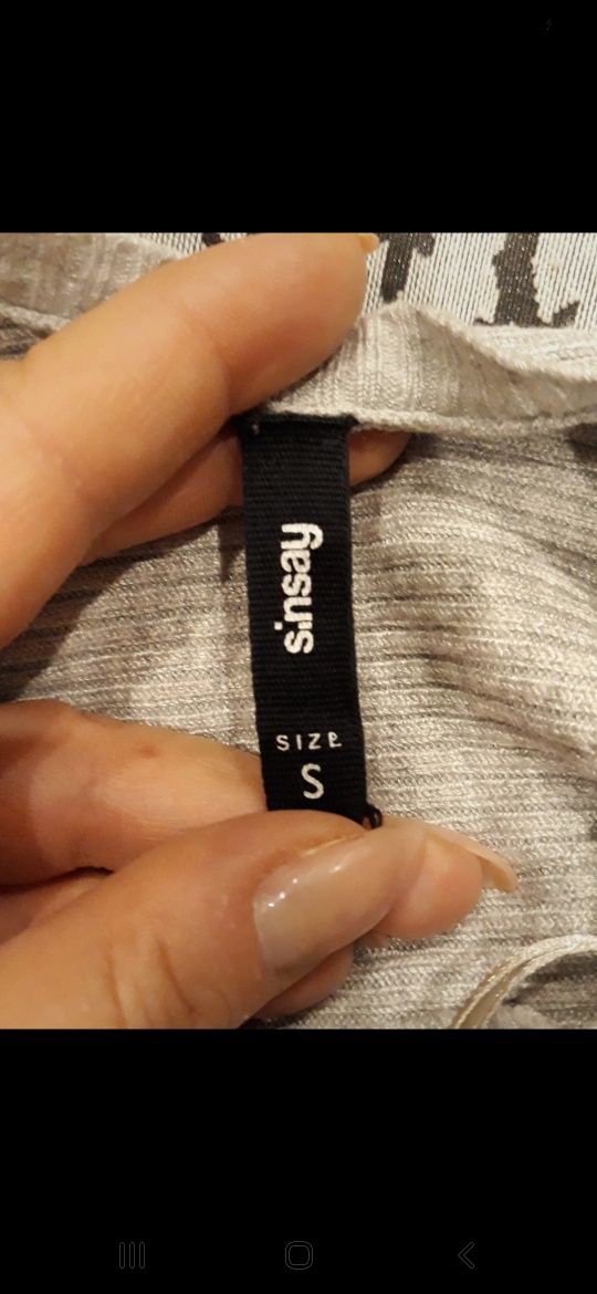 Lekki sweterek z perełkami