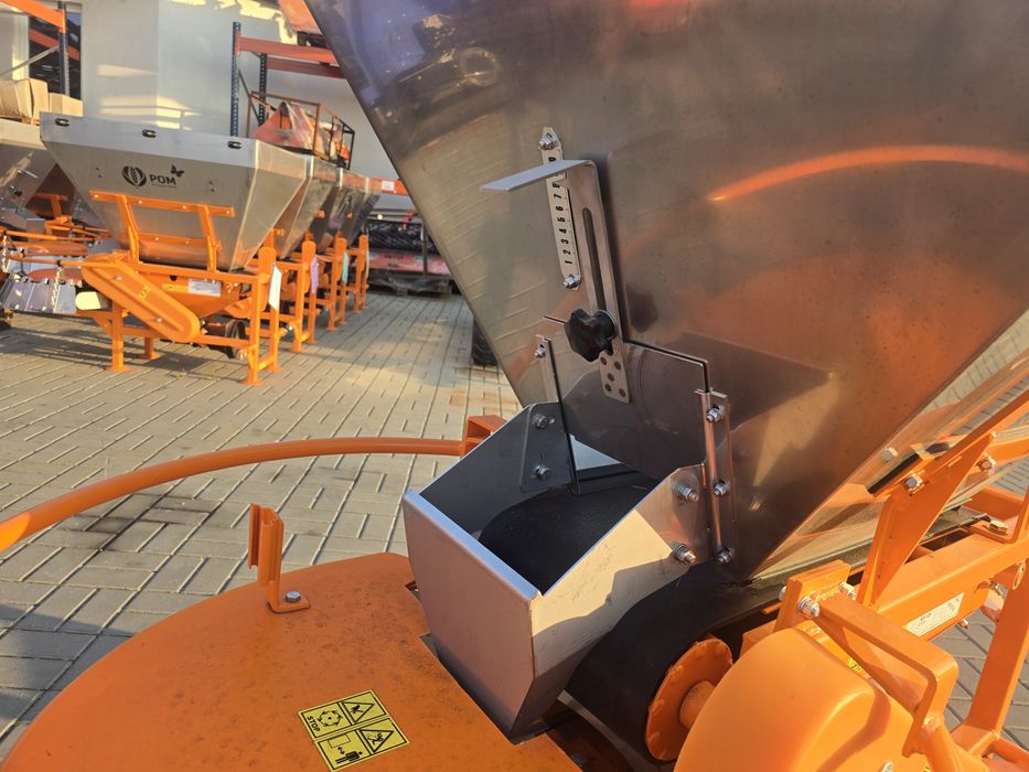 Posysptarki piasku i soli z podajnikiem taśmowym Kwasówka