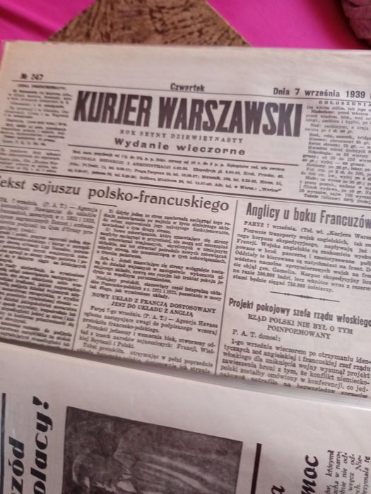 Zestaw gazet z drugiej wojny światowej