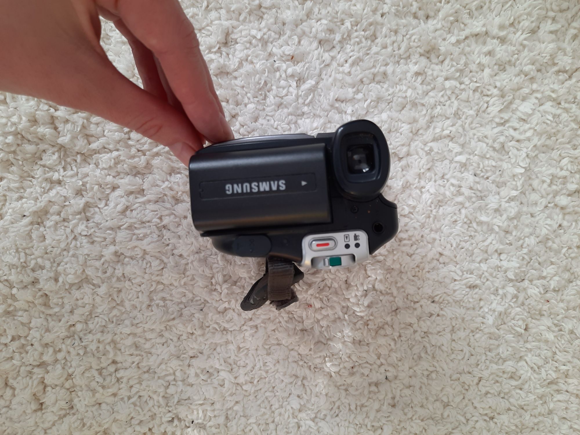 Видеокамера Samsung vp-dc171