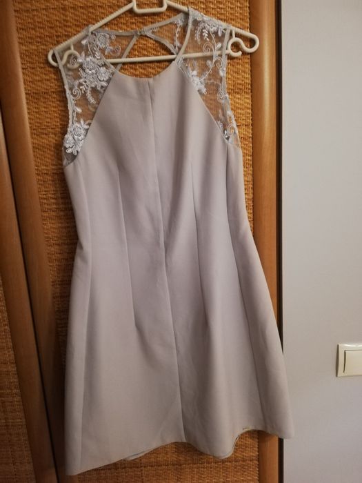Piękna sukienka, z ślicznymi plecami