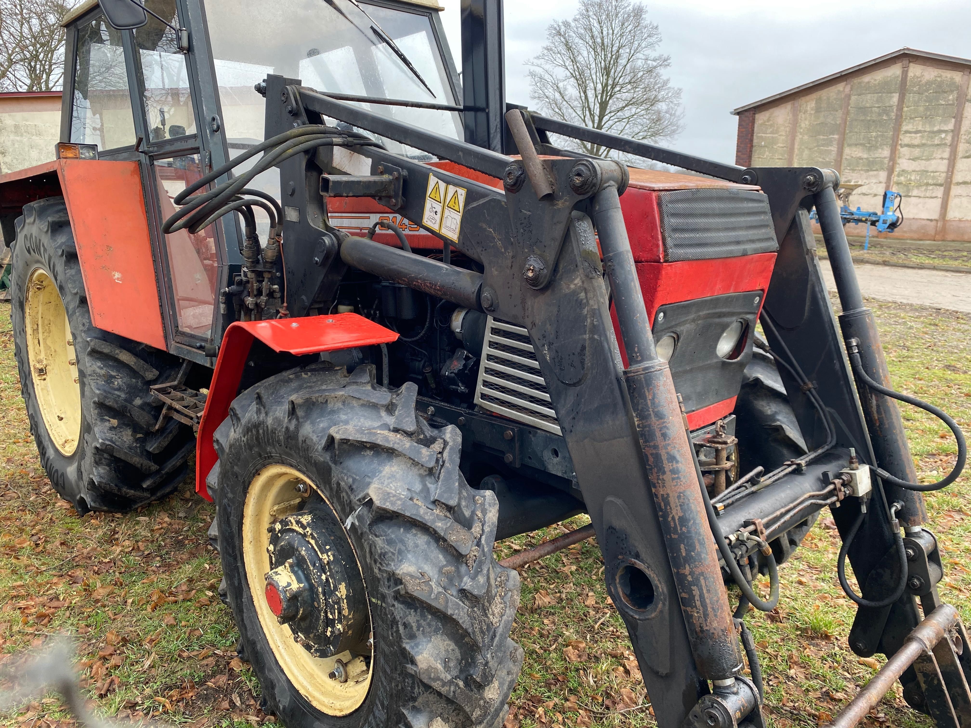 ZETOR 8045 z ładowaczem